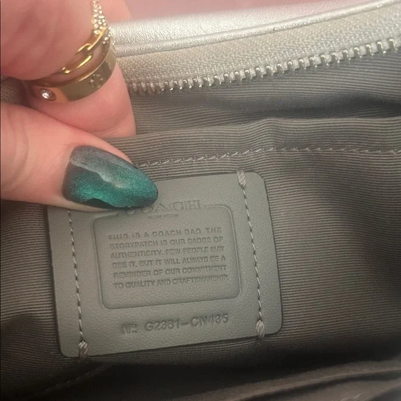 Coach Teri Metallic Silver Shoulder Bag and Cardholder Set - Picture 9 of 11